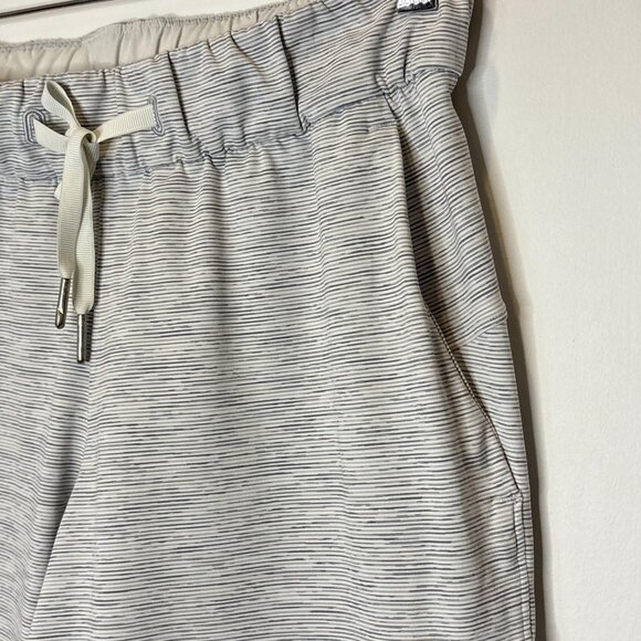 Lululemon Size 4 On the Fly Striped Cropped Pants We are from Space Ice Gray C67 - Picture 9 of 16